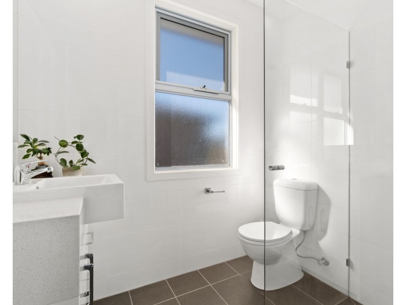 1 Emica Parade, Knoxfield VIC 3180