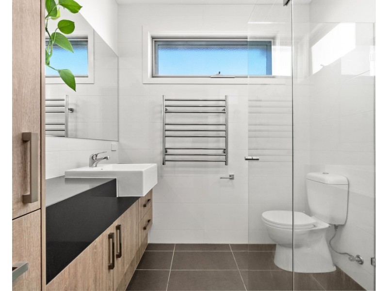 1 Emica Parade, Knoxfield VIC 3180