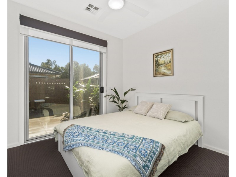 1 Emica Parade, Knoxfield VIC 3180