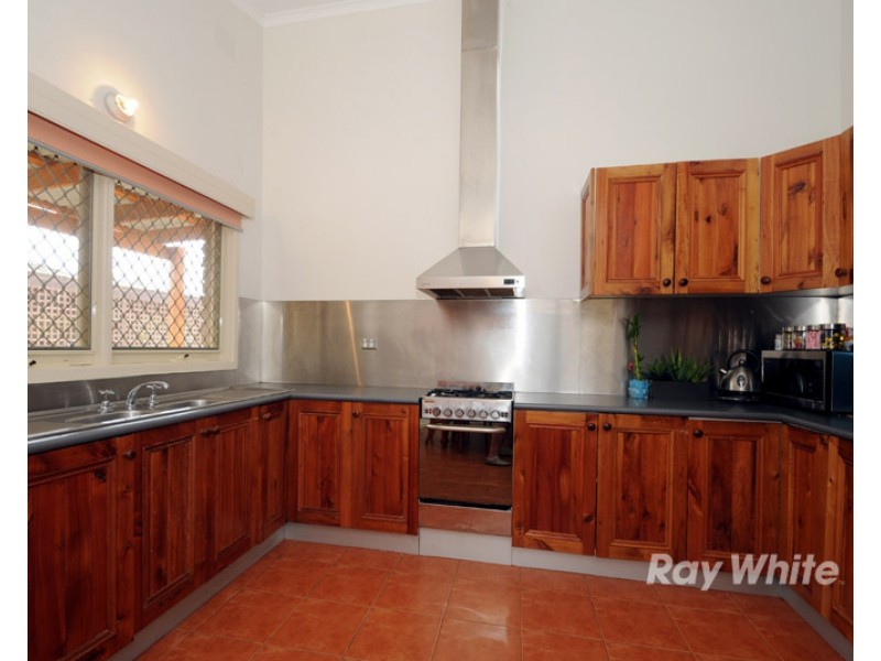 95 James Cook Drive, Endeavour Hills VIC 3802