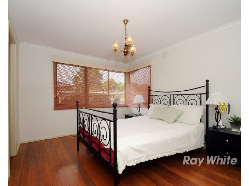 95 James Cook Drive, Endeavour Hills VIC 3802