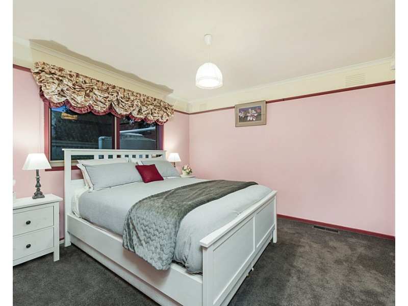 17 Riddell Road, Wantirna South VIC 3152