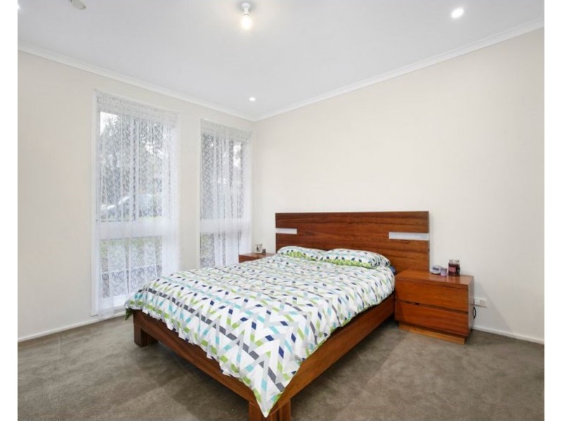 16 Kedleston Way, Rowville VIC 3178
