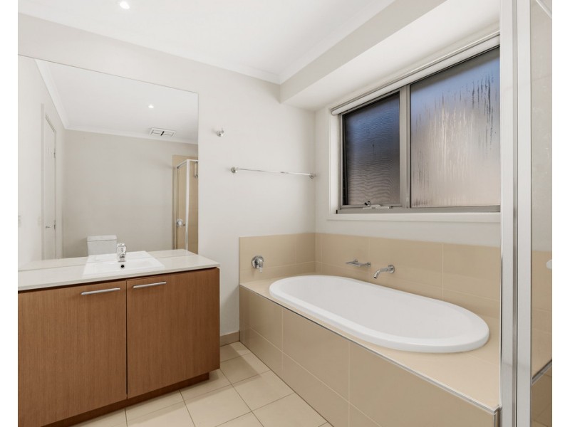 12 Harcrest Boulevard, Wantirna South VIC 3152