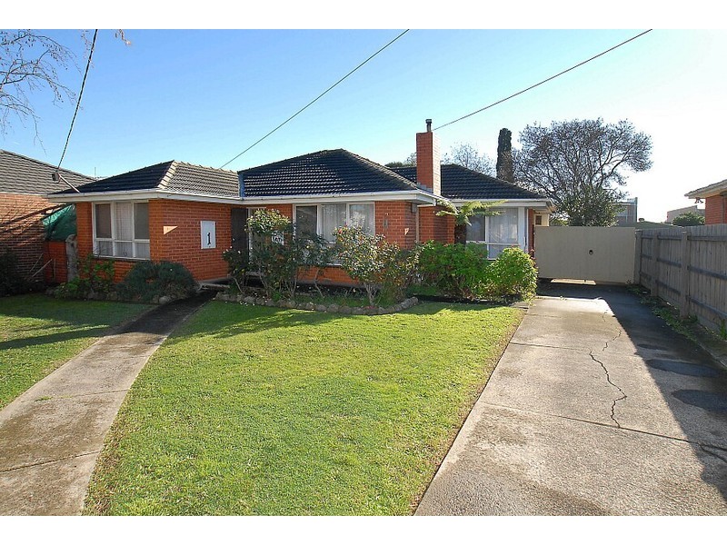 1 Giselle Avenue, Wantirna South VIC 3152