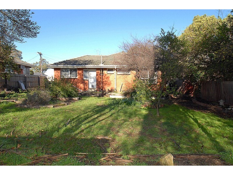 1 Giselle Avenue, Wantirna South VIC 3152