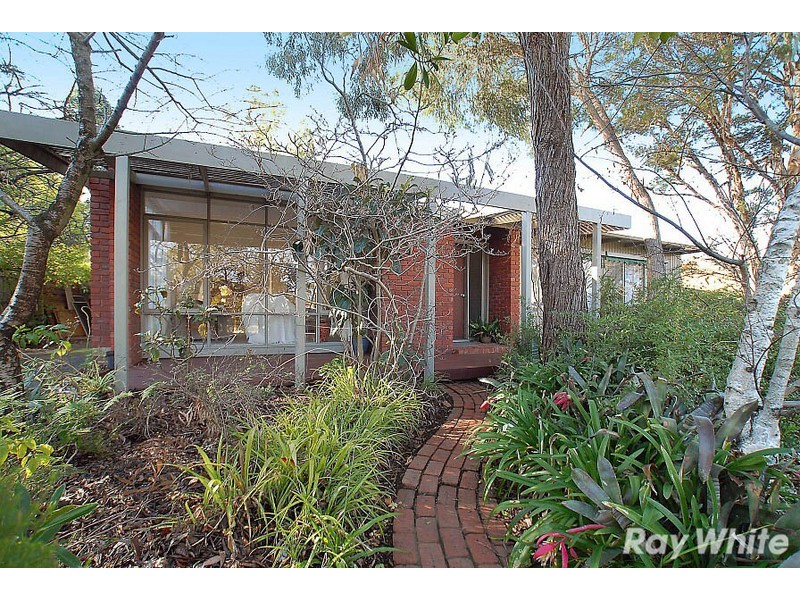 18  Lloyd Street, Knoxfield VIC 3180