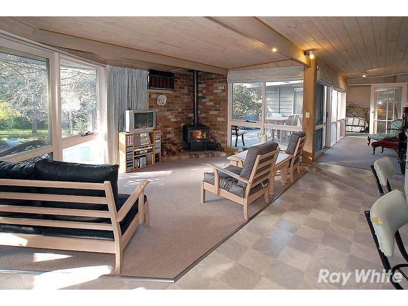 18  Lloyd Street, Knoxfield VIC 3180