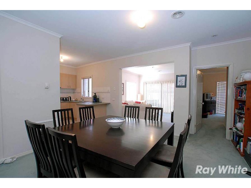 42 St Laurent Rise, Knoxfield VIC 3180