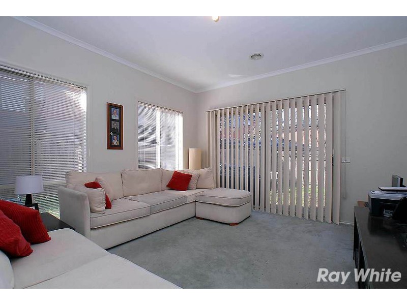 42 St Laurent Rise, Knoxfield VIC 3180