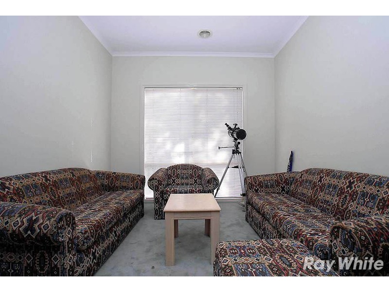 42 St Laurent Rise, Knoxfield VIC 3180