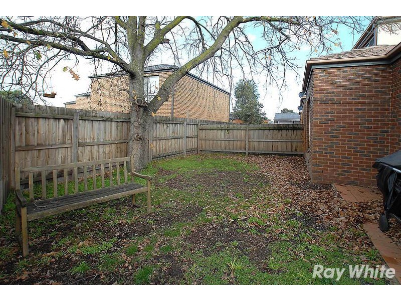 42 St Laurent Rise, Knoxfield VIC 3180