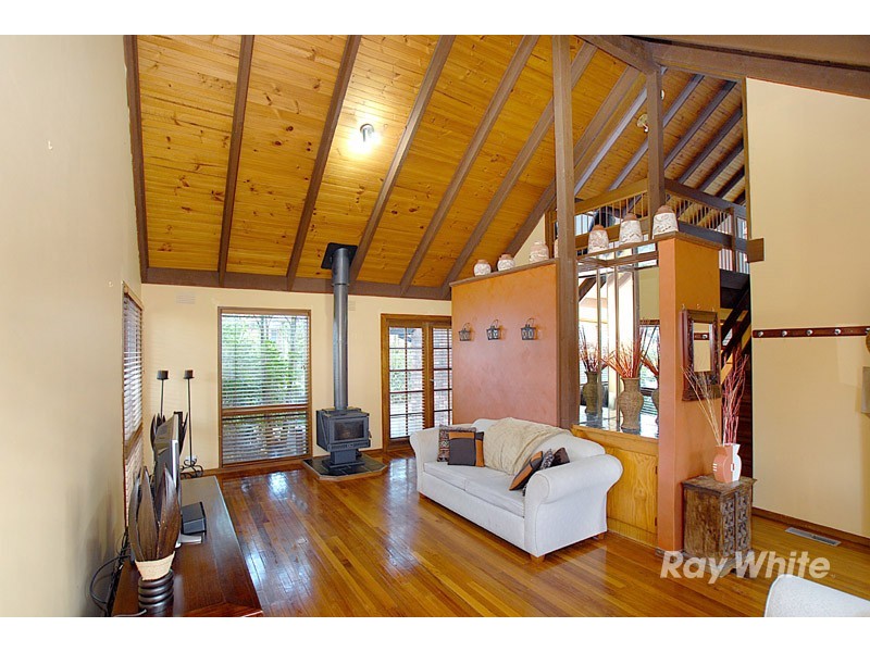 25 Old Orchard Drive, Wantirna South VIC 3152