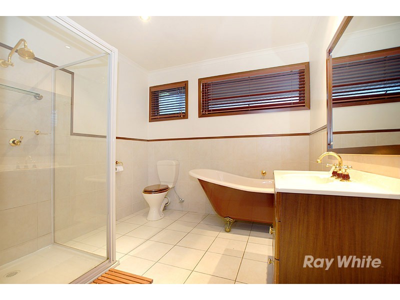 25 Old Orchard Drive, Wantirna South VIC 3152