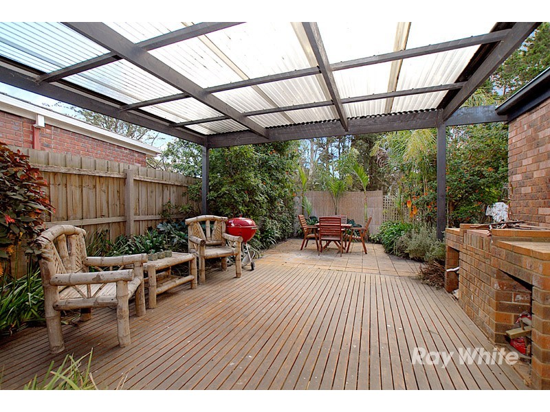 25 Old Orchard Drive, Wantirna South VIC 3152