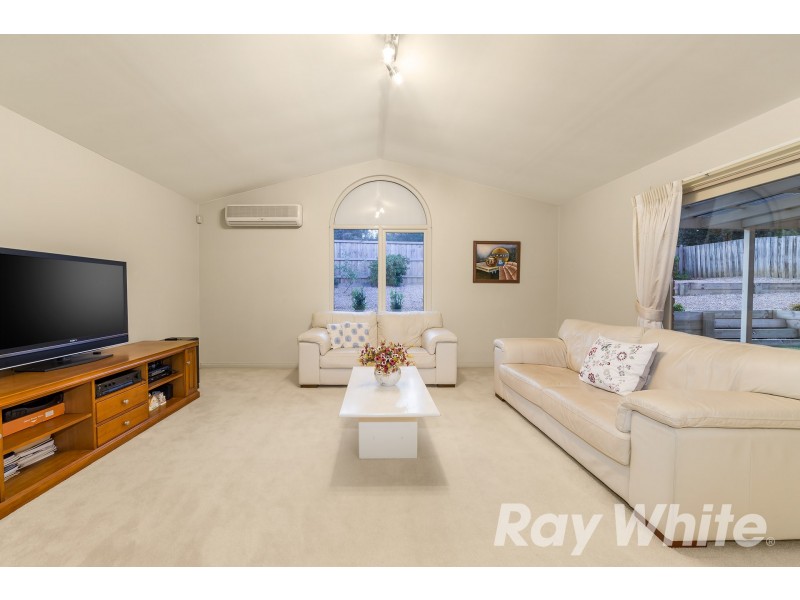 6 Orlando Close, Wantirna South VIC 3152