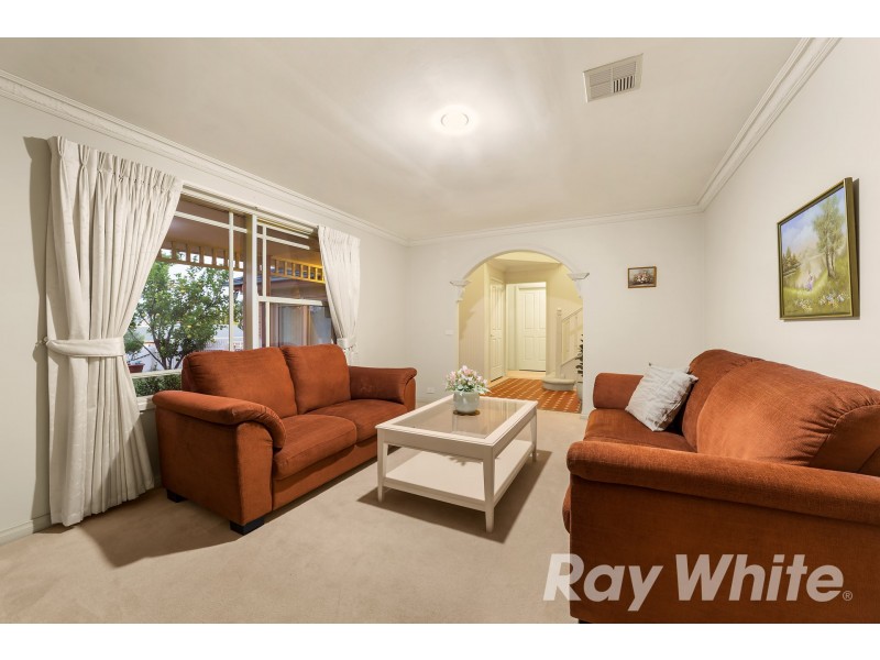 6 Orlando Close, Wantirna South VIC 3152