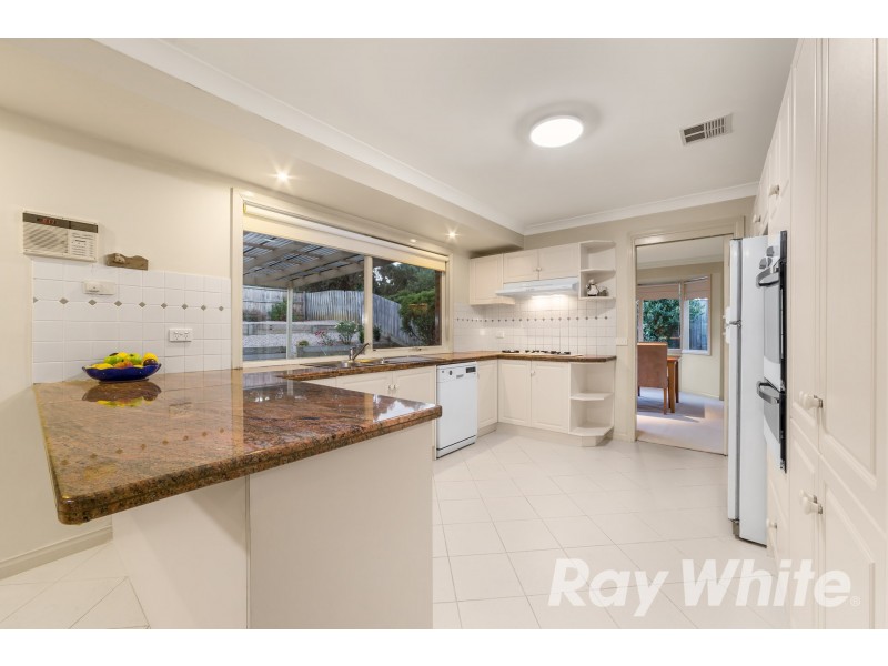 6 Orlando Close, Wantirna South VIC 3152