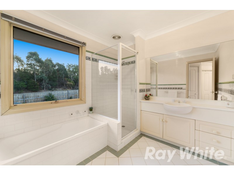 6 Orlando Close, Wantirna South VIC 3152