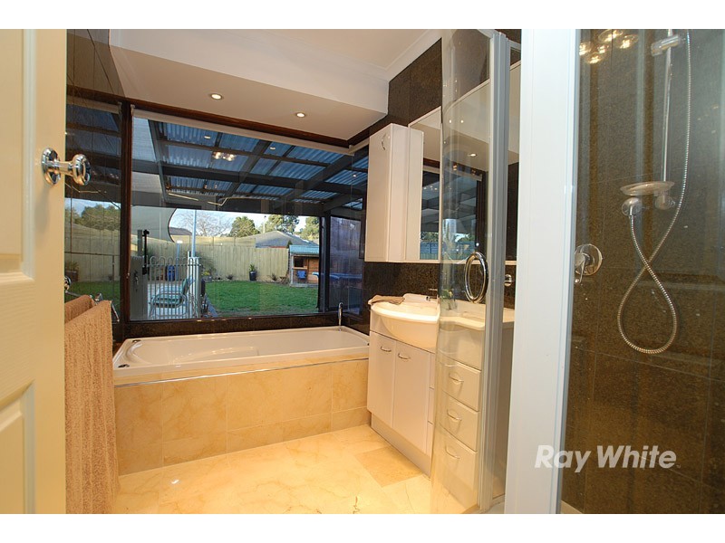 9 Nigel Court, Scoresby VIC 3179