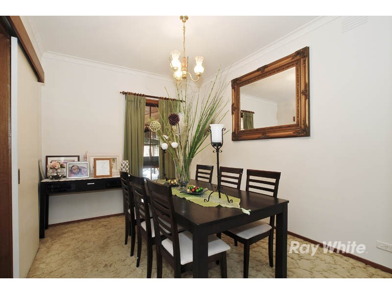 24 Gateshead Drive, Wantirna South VIC 3152