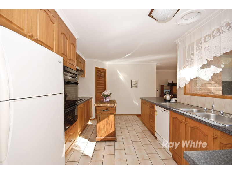 16 Flamingo Drive, Wantirna South VIC 3152
