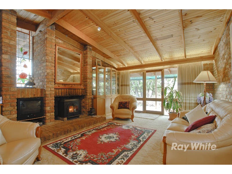 13 Seascape Close, Ferntree Gully VIC 3156