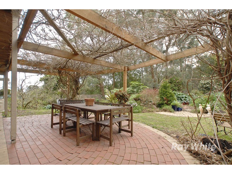 13 Seascape Close, Ferntree Gully VIC 3156