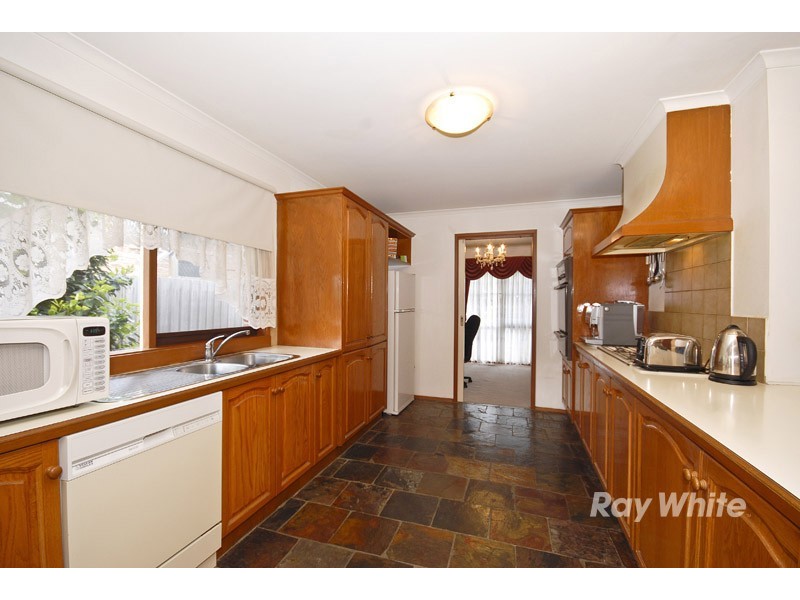 28 Flamingo Drive, Wantirna South VIC 3152