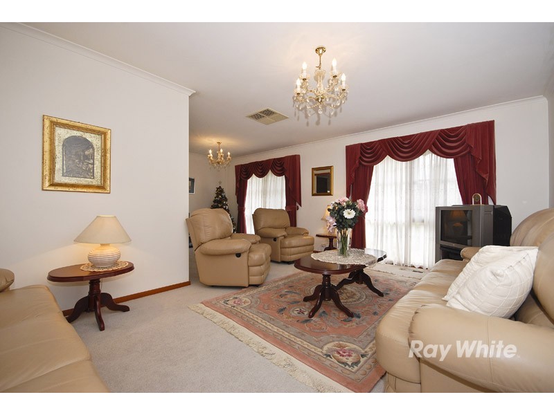 28 Flamingo Drive, Wantirna South VIC 3152