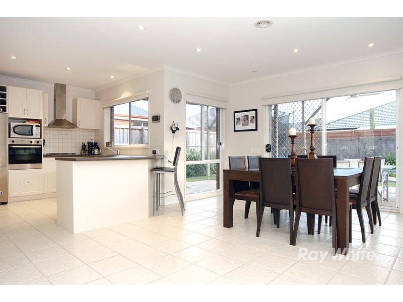 6 Whitehall Terrace, Ferntree Gully VIC 3156