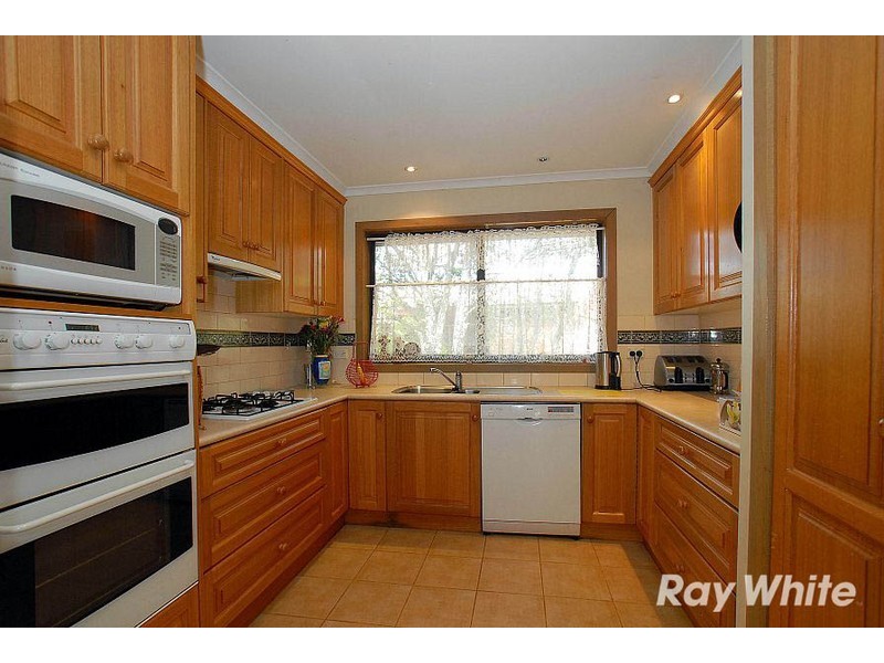 13 Calder Way, Wantirna South VIC 3152