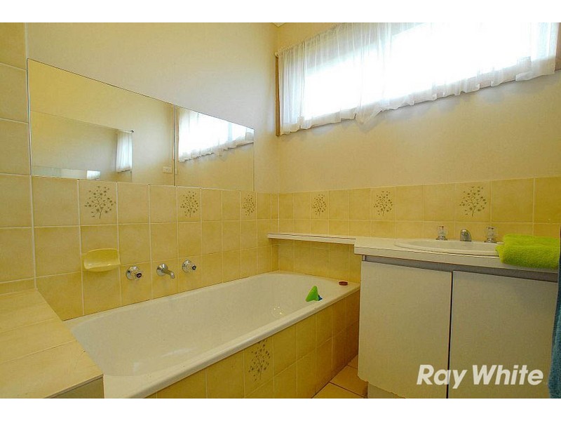 13 Calder Way, Wantirna South VIC 3152