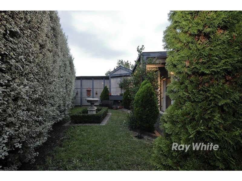 104 Jenola Parade, Wantirna South VIC 3152