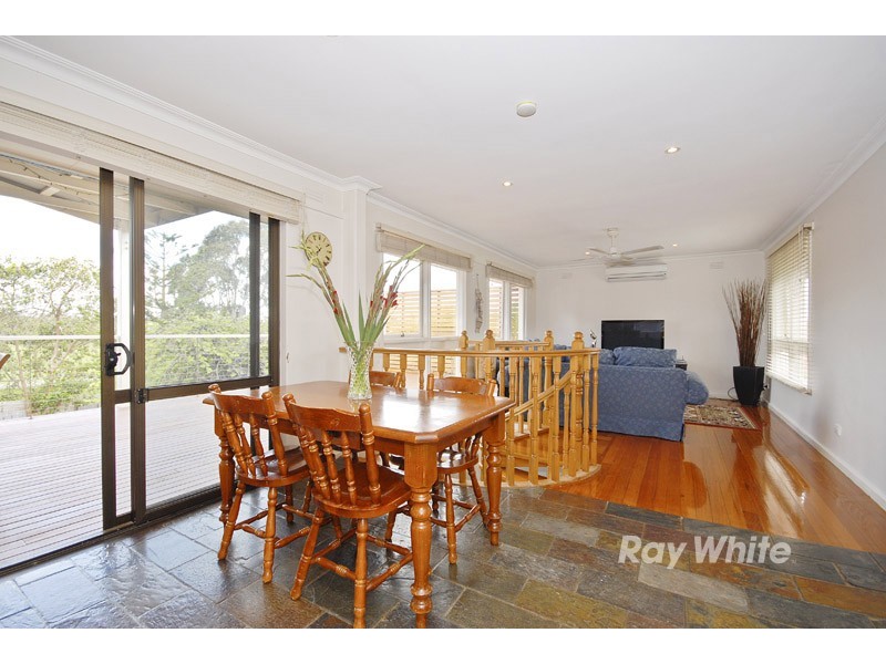 39 Gateshead Drive, Wantirna South VIC 3152