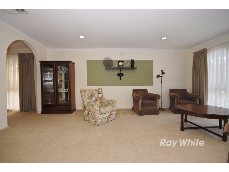 18 Ponsford Avenue, Wantirna South VIC 3152