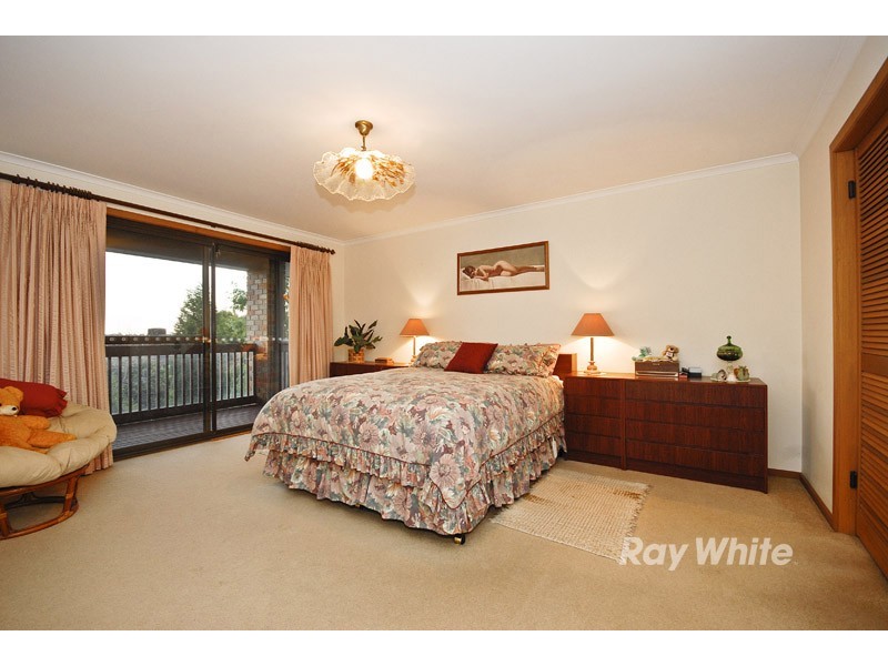 51 Merryn Grove, Wantirna South VIC 3152