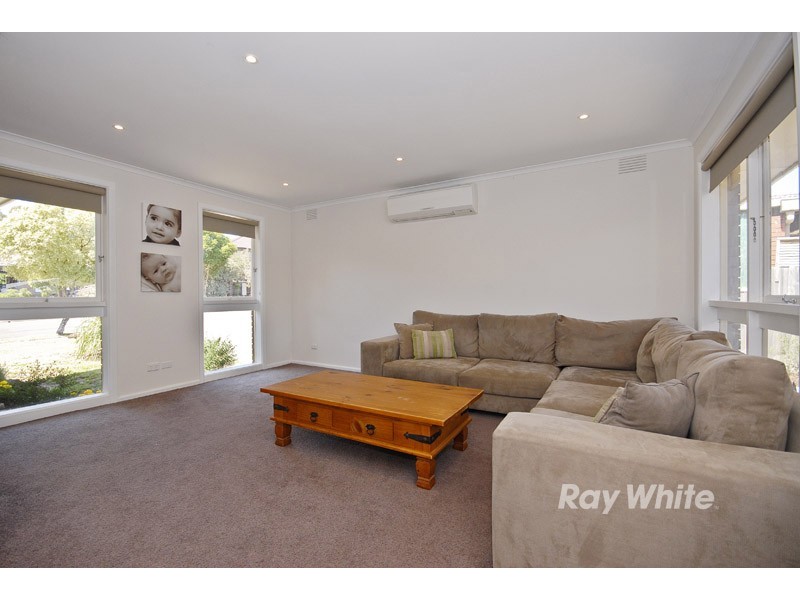 16 Cloverlea Drive, Wantirna VIC 3152