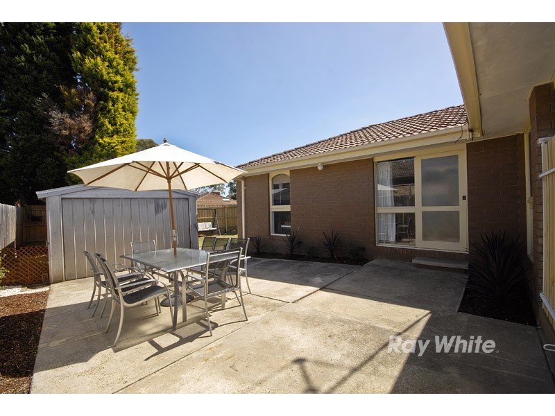 16 Cloverlea Drive, Wantirna VIC 3152
