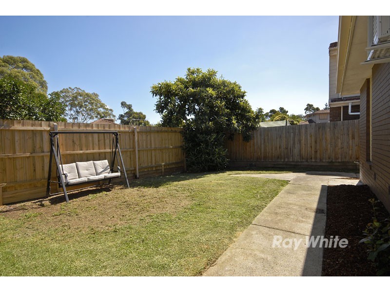 16 Cloverlea Drive, Wantirna VIC 3152