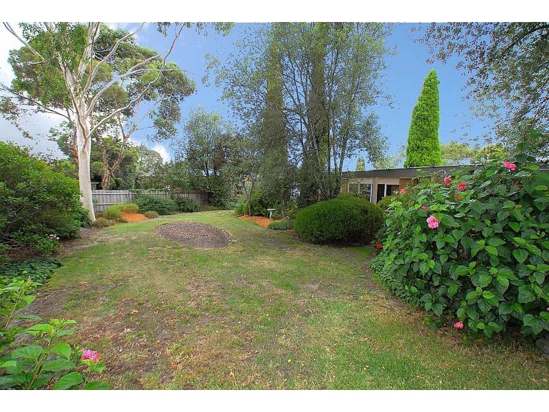 7 Rotherwood Close, Wantirna VIC 3152