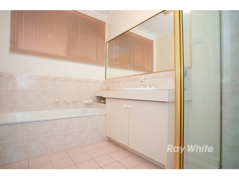 100 Amersham Drive, Wantirna VIC 3152