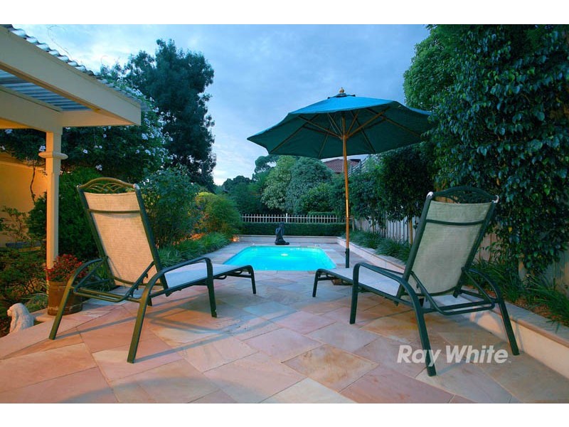 100 Amersham Drive, Wantirna VIC 3152