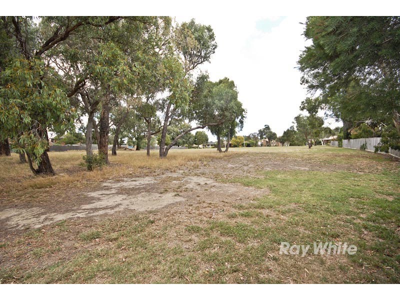 8 Simmonds Court, Wantirna South VIC 3152