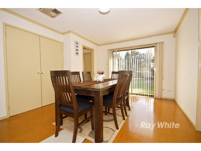 11 Armiston Grove, Wantirna South VIC 3152