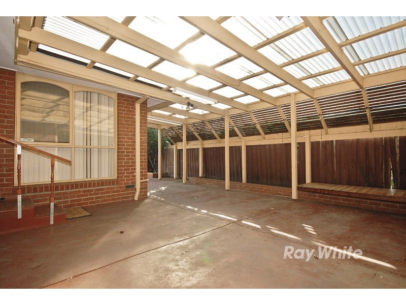 11 Armiston Grove, Wantirna South VIC 3152