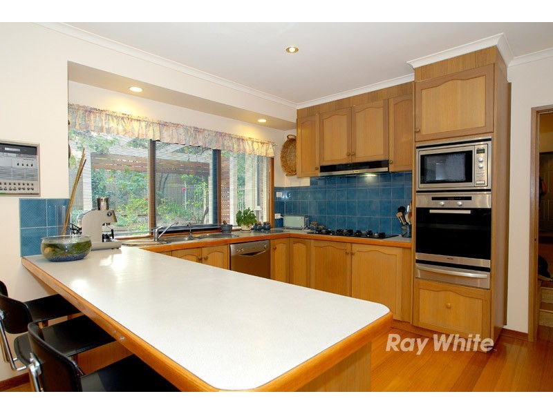 37 Candlebark Quadrant, Rowville VIC 3178