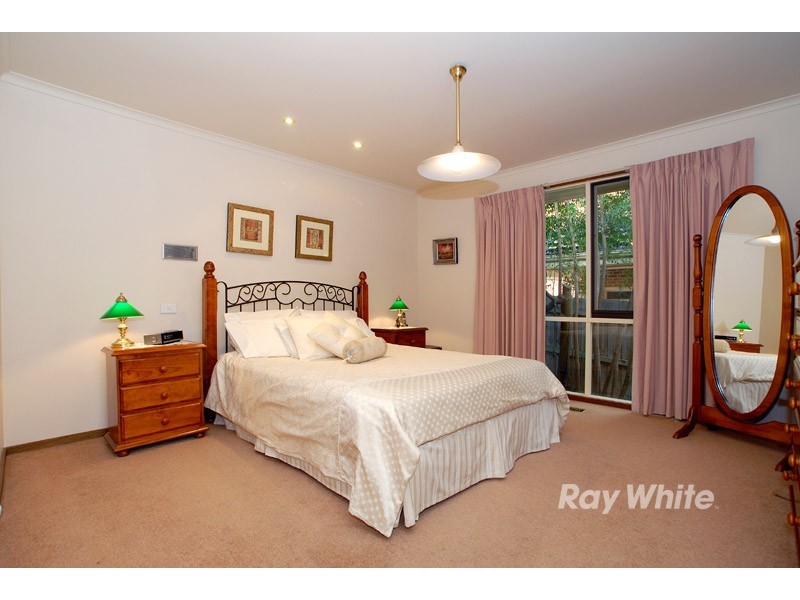 37 Candlebark Quadrant, Rowville VIC 3178