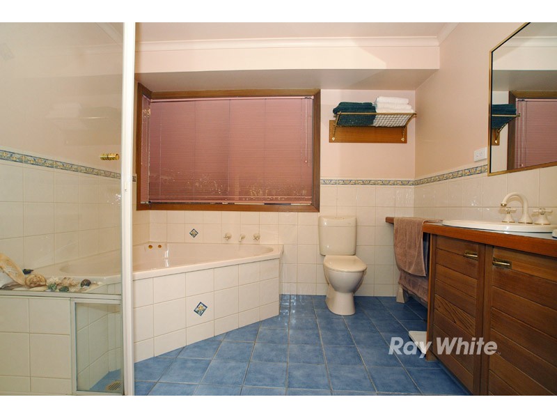 37 Candlebark Quadrant, Rowville VIC 3178