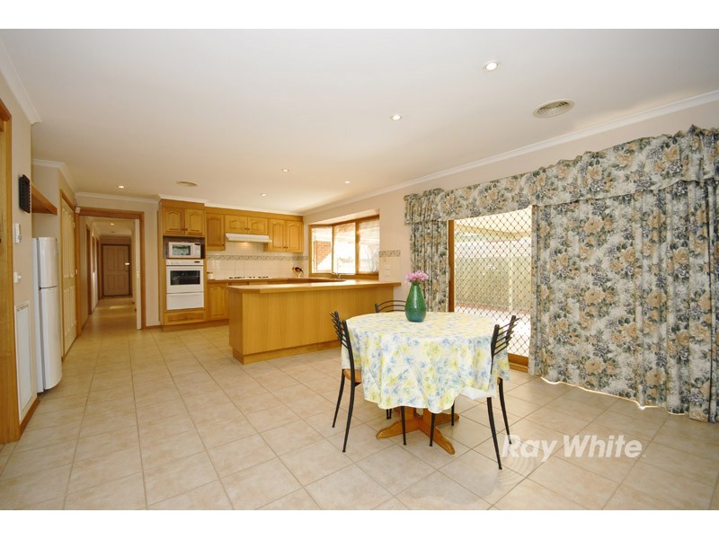 21 Meridian Parade, Wantirna South VIC 3152